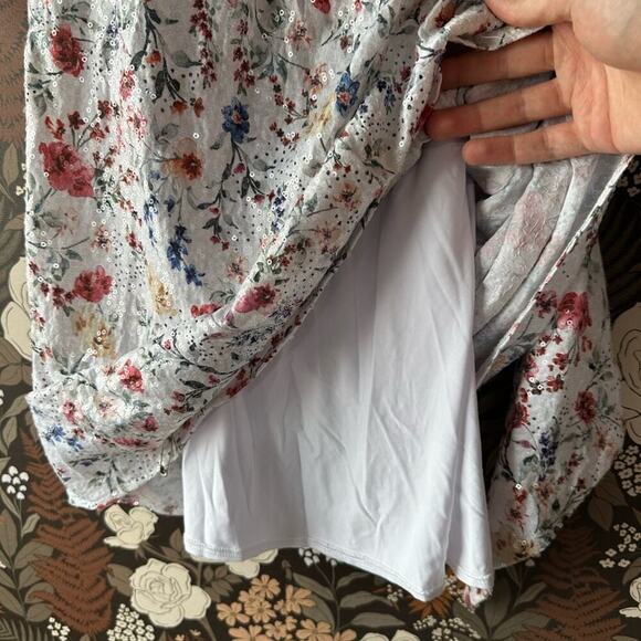 NWOT MAJORELLE Womens Carolina White Sparkly
Floral Mini Dress Size Small - Picture 6 of 6